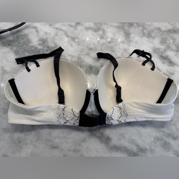 Victoria's Secret Black and White Balconet Lace Bra 38C - Picture 2 of 6